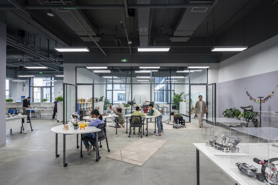beijing navigation school by education design international inc and cadg facility asia