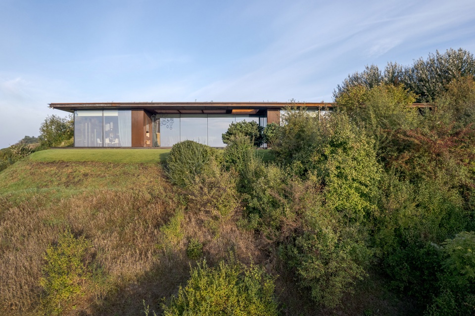 house in the slope by 77 studio
