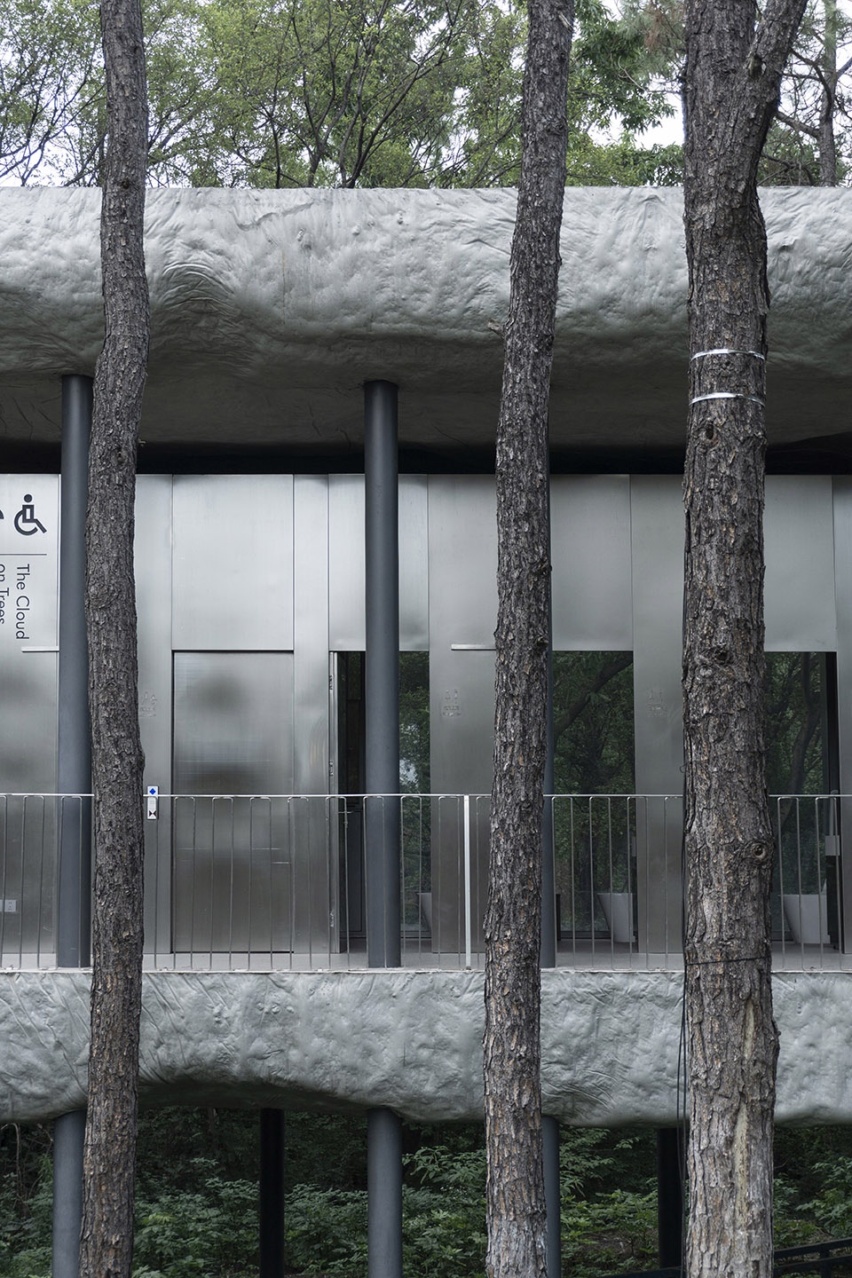 public restroom of nanjing sifang art district by wuwu atelier