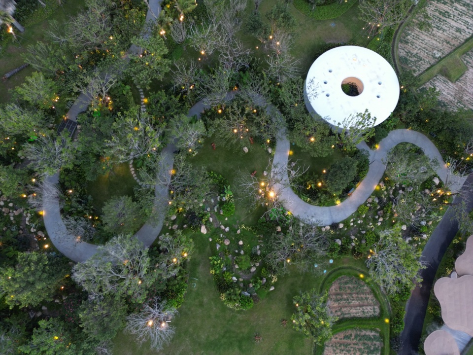 Ecological Construction of the Broad leaved Shallow Stream Section in Sanya Haitang River Ecological Park by LOLA Landscape Architecture...