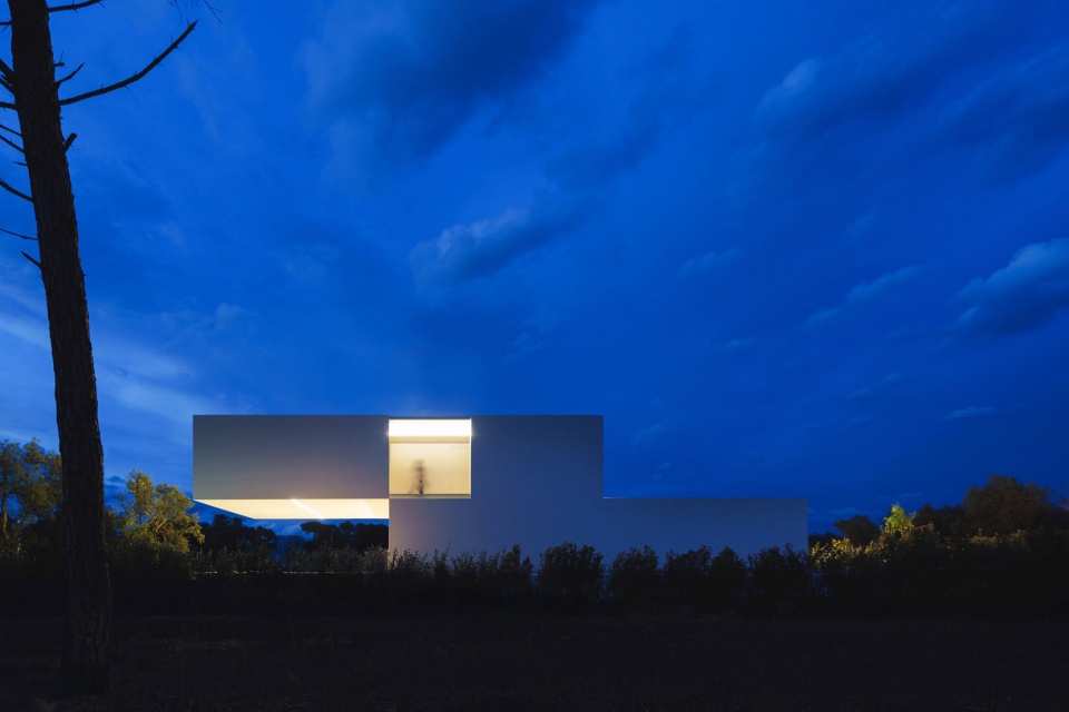 camiral house by fran silvestre arquitectos