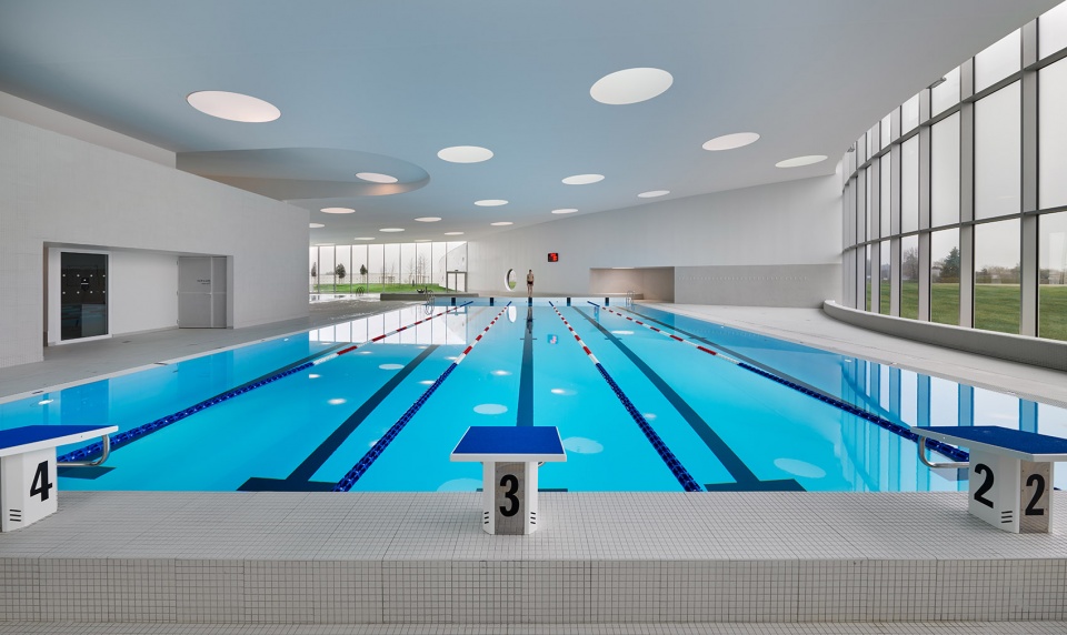 swimming pool complex in fondettes by dominique coulon associes