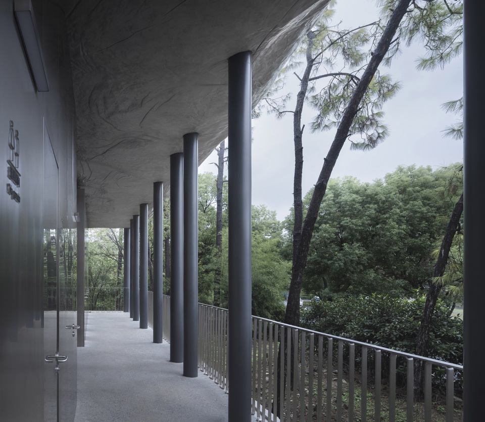 public restroom of nanjing sifang art district by wuwu atelier
