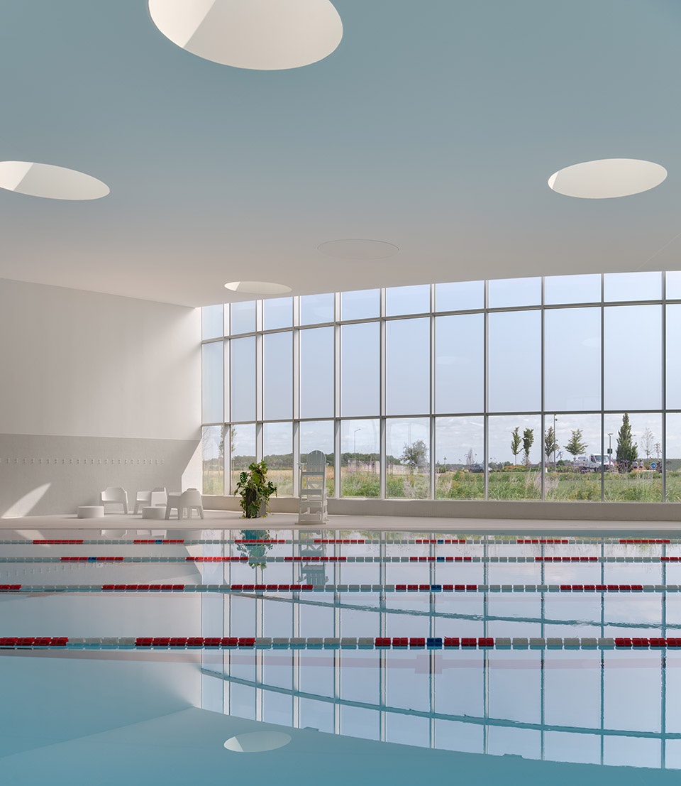 swimming pool complex in fondettes by dominique coulon associes