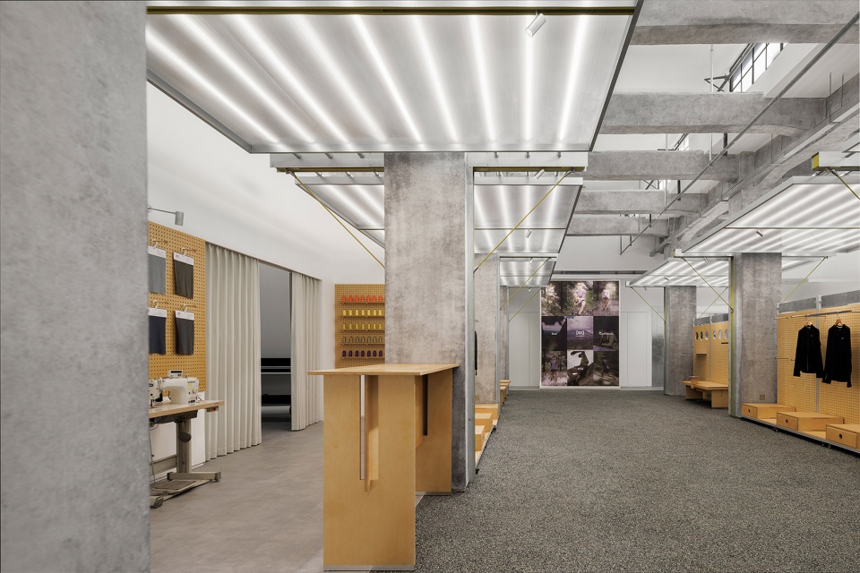 swiss outdoor apparel brand showroon hq by aam architects