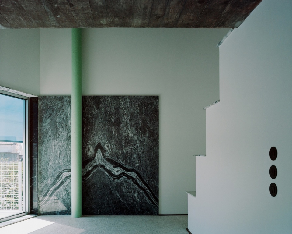 House with an inverted roof by fala