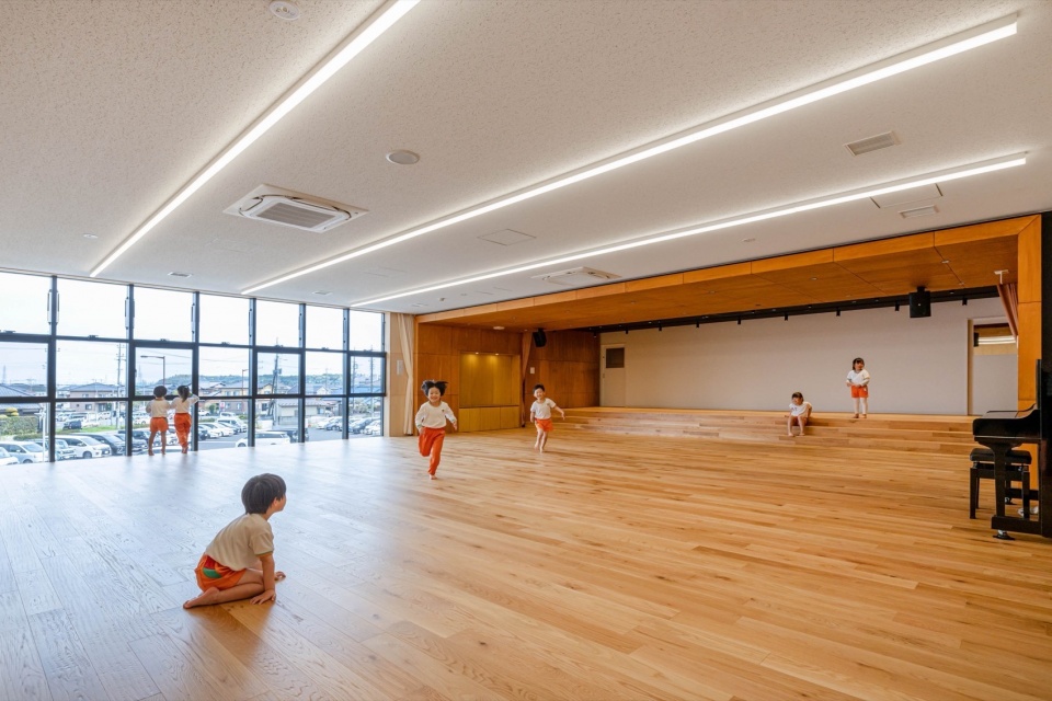 SG Kindergarten and Nursery by HIBINOSEKKEI Youji no Shiro KIDS DESIGN LABO