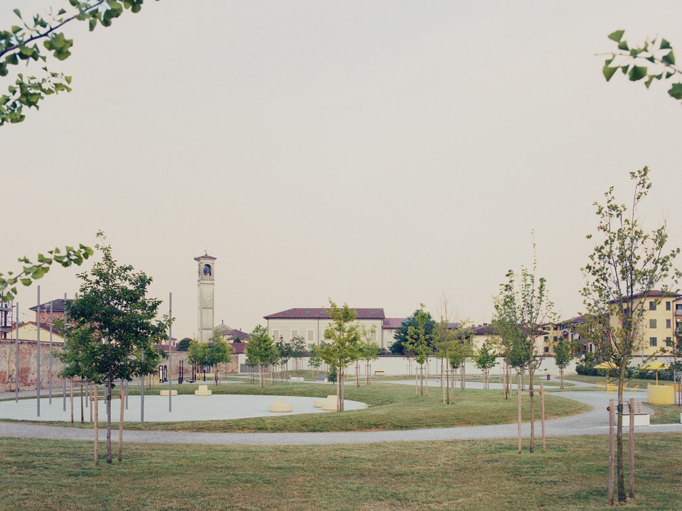 green kilometer new equipped urban park by ghisellini architetti