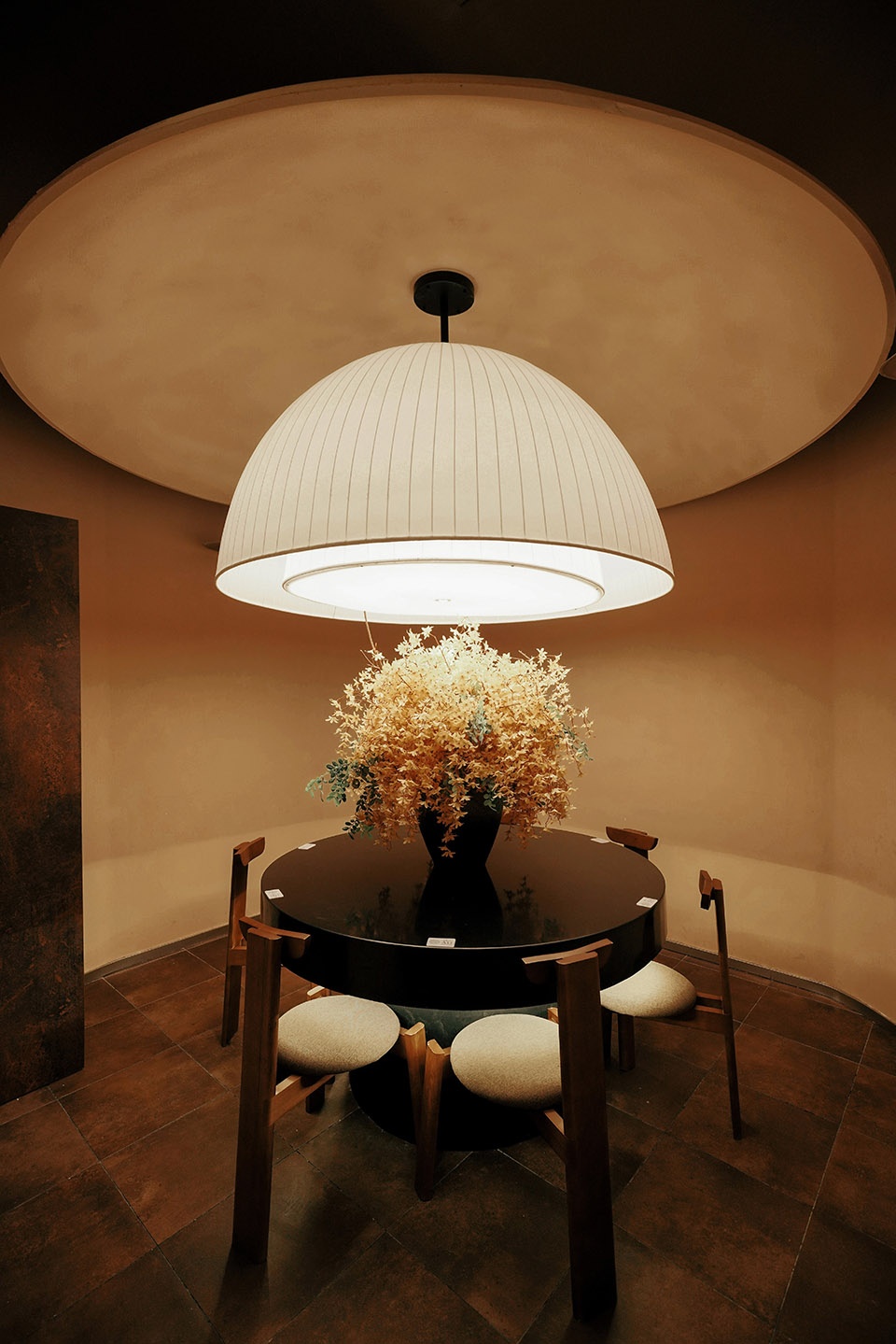 nanzhi dining space by reborn design