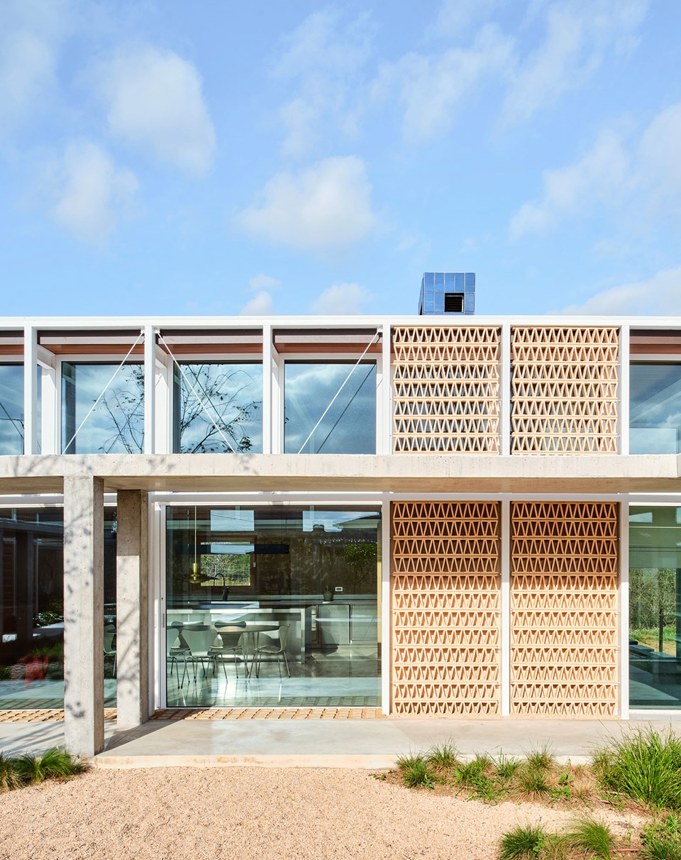 casa tres patis by twobo arquitectura