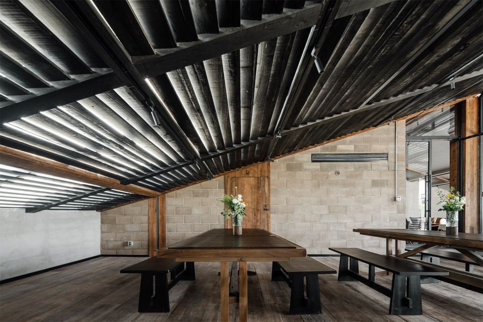 leban restaruant by mos design