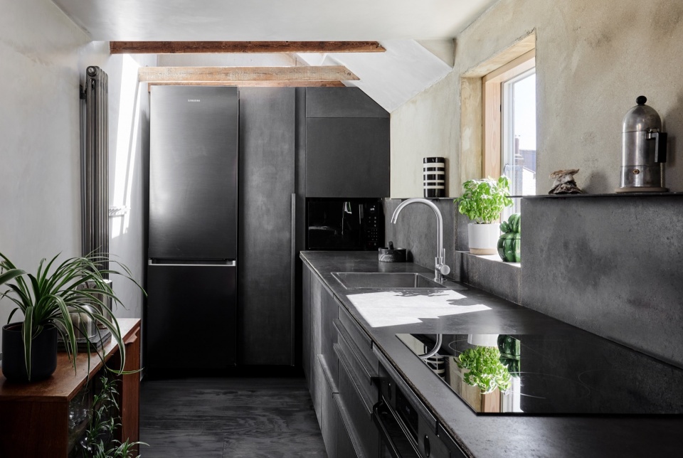 Apartment with a Mezzanine by OFFICE TEN ARCHITECTURE