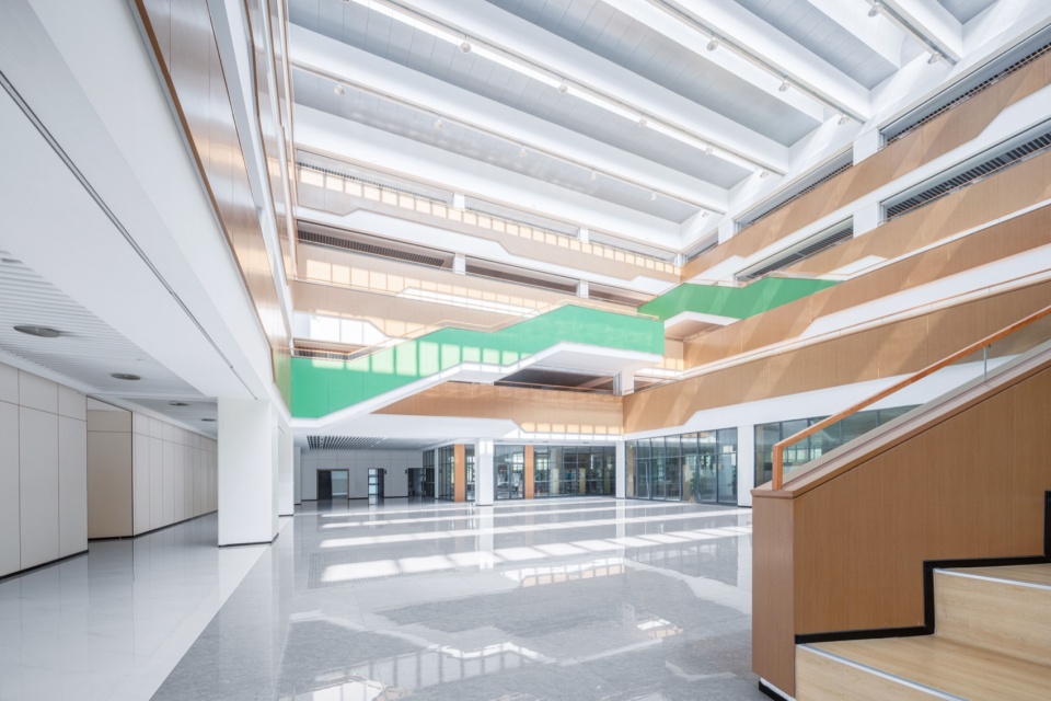 Wanshan Lake Campus of Tianyi Middle School by TJAD