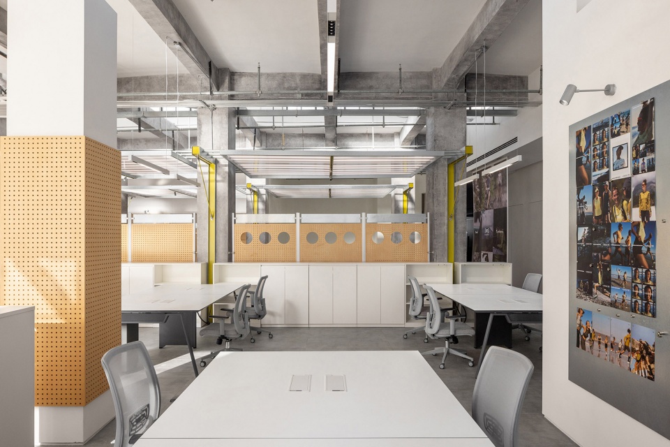 swiss outdoor apparel brand showroon hq by aam architects
