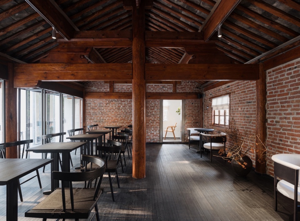 Scented Coffee Baoshan by No 10 Architects