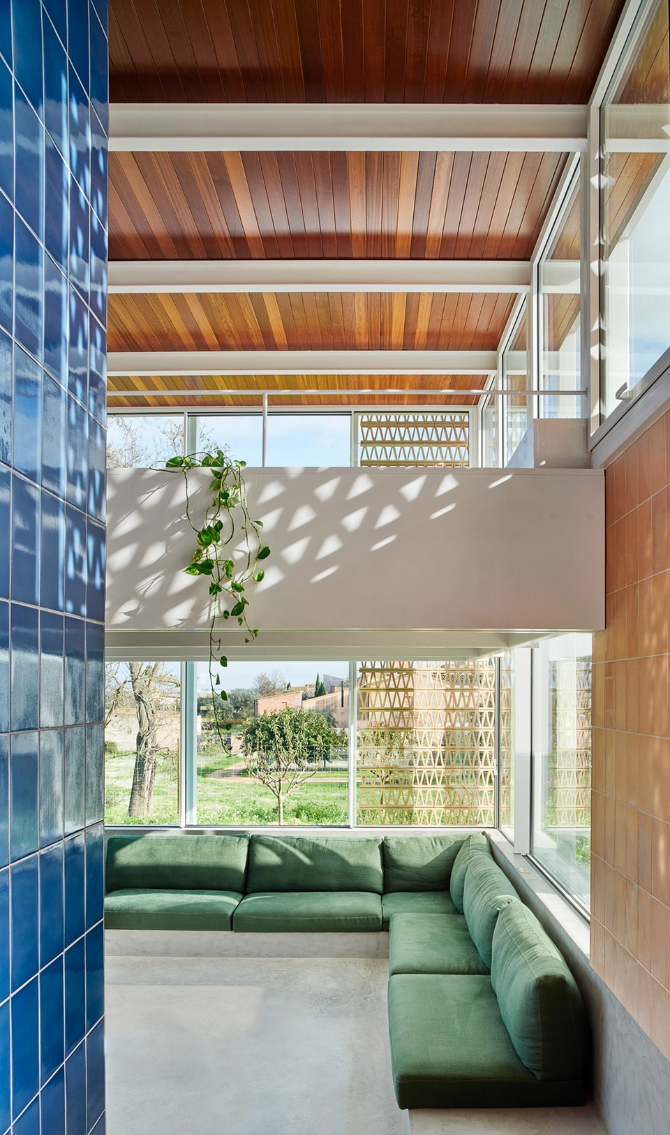 casa tres patis by twobo arquitectura