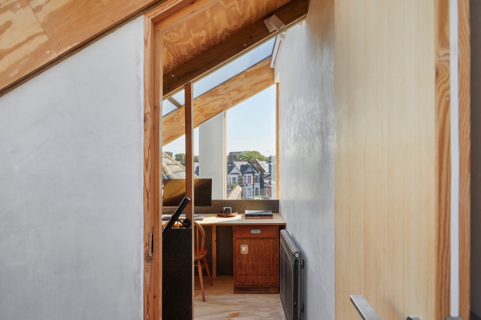 Apartment with a Mezzanine by OFFICE TEN ARCHITECTURE