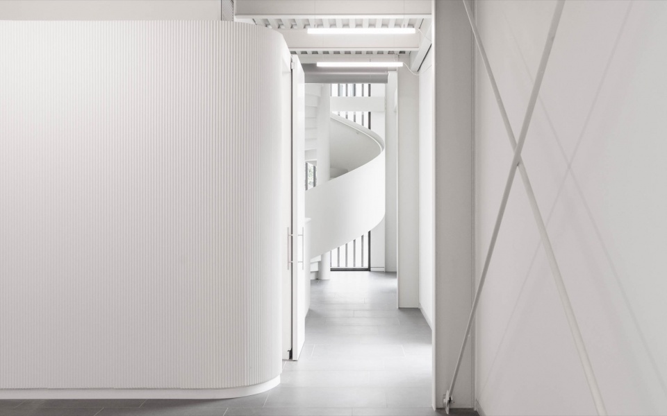The Pisoni Dental Office by Studio Capitanio Architetti