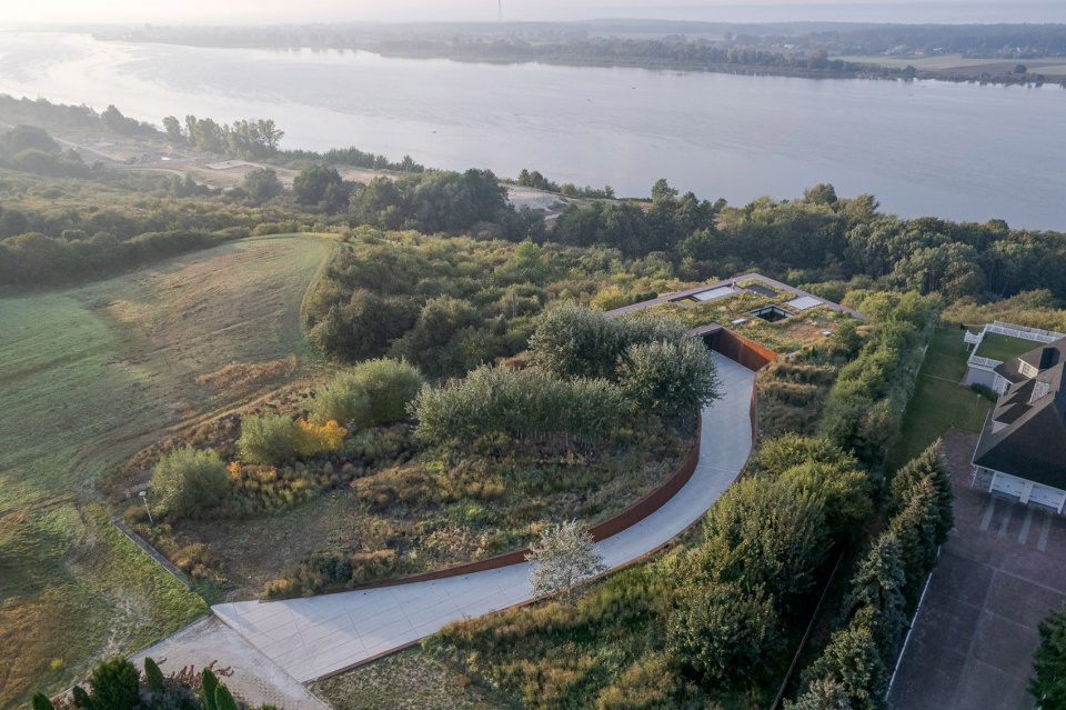 house in the slope by 77 studio