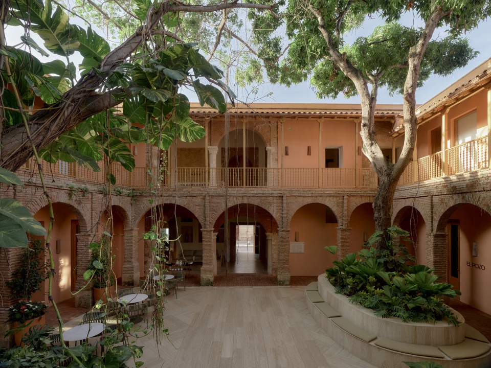 kimpton las mercedes hotel by moneo brock architects