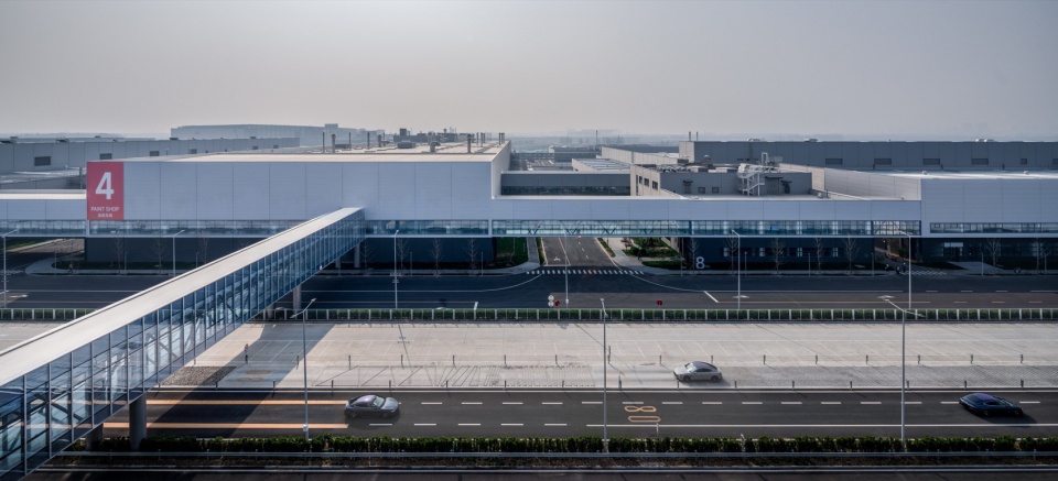 Xiaomi Auto Super Factory by weico architects