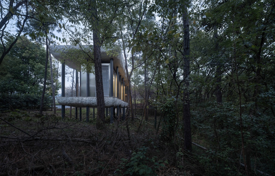 public restroom of nanjing sifang art district by wuwu atelier