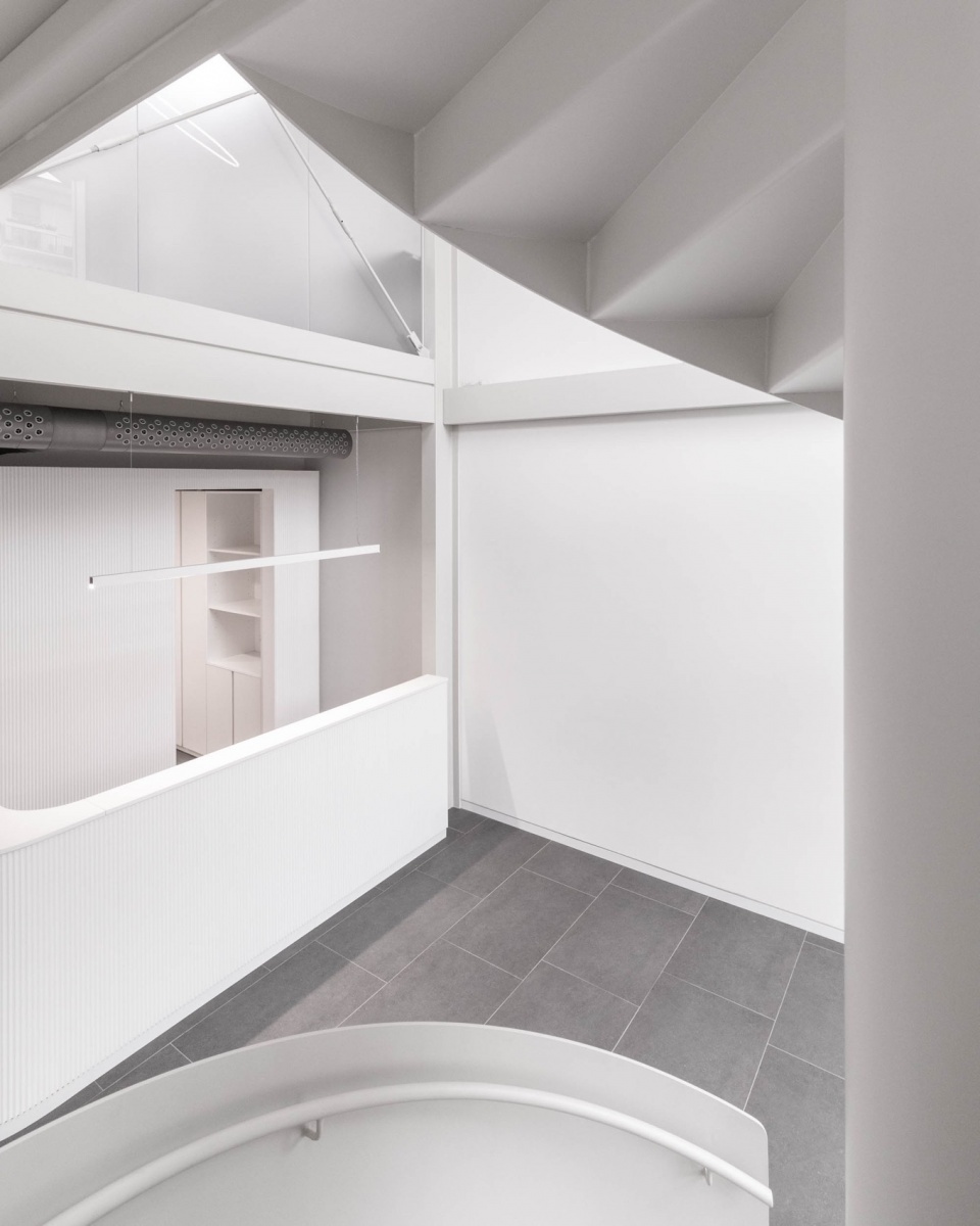 The Pisoni Dental Office by Studio Capitanio Architetti