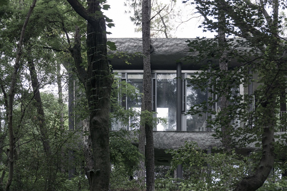 public restroom of nanjing sifang art district by wuwu atelier