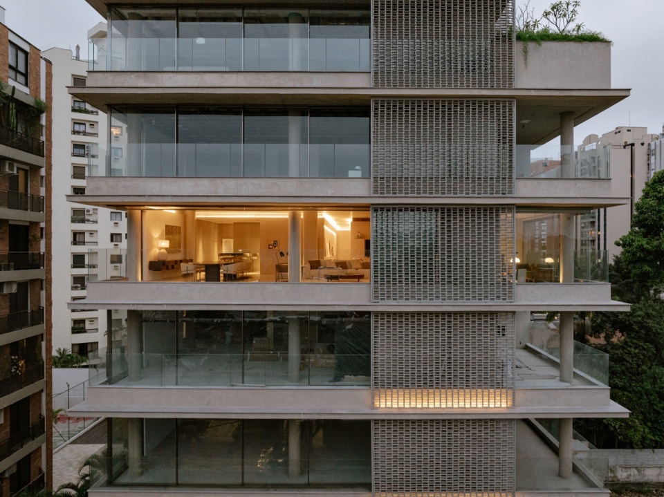 Sete Apartment by Studio Arthur Casas