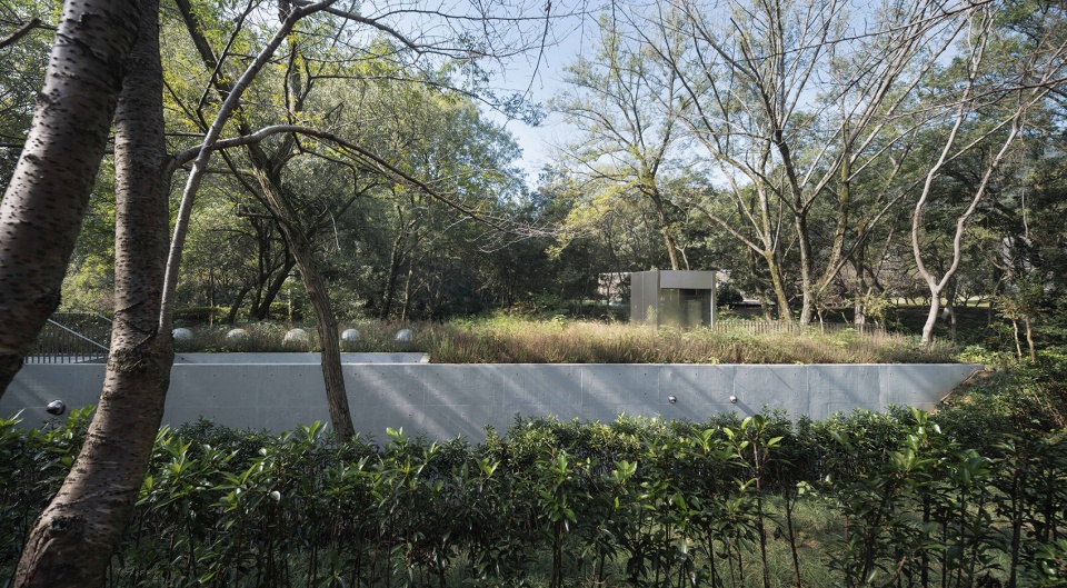 public restroom of nanjing sifang art district by wuwu atelier
