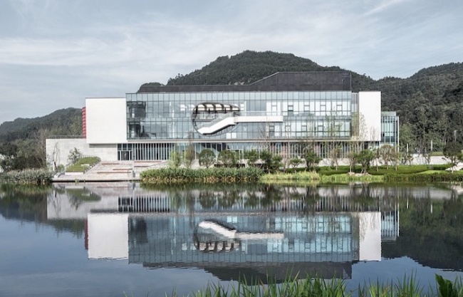 成都工业学院宜宾校区学生活动中心 / 同济大学建筑设计研究院（集团）有限公司