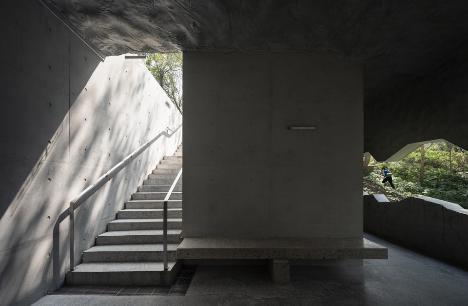 public restroom of nanjing sifang art district by wuwu atelier
