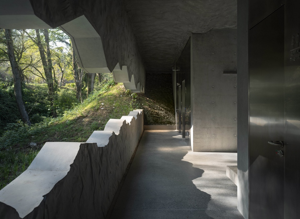 public restroom of nanjing sifang art district by wuwu atelier