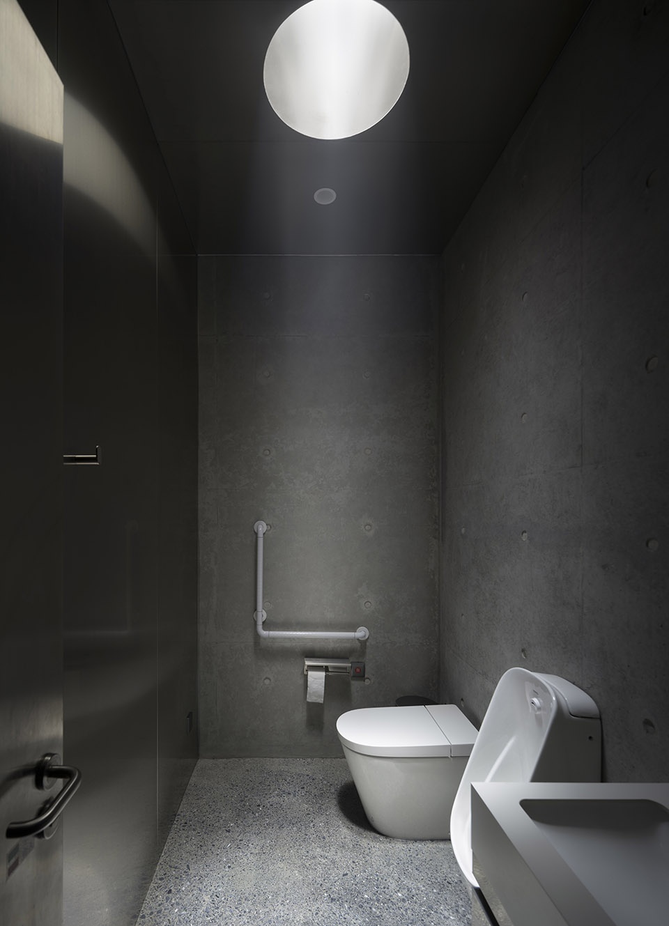 public restroom of nanjing sifang art district by wuwu atelier