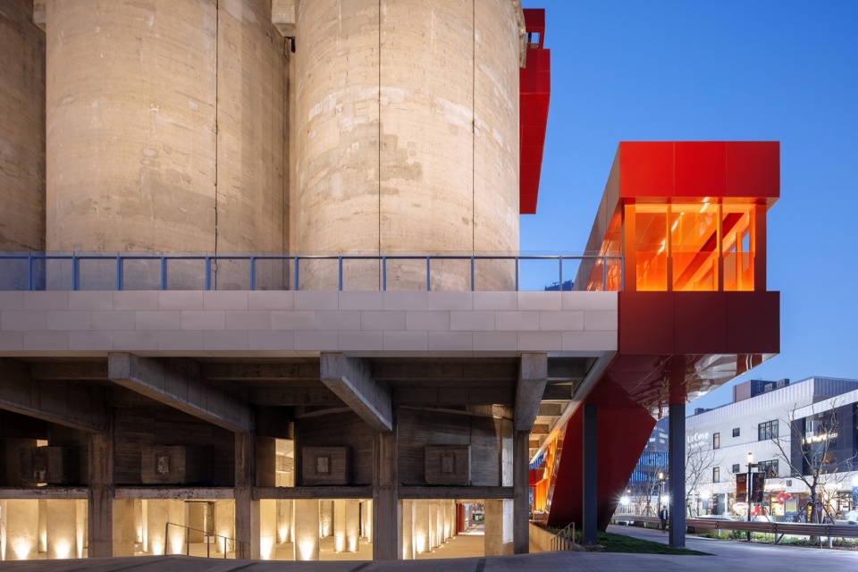 GATE M West Bund Dream Center by MVRDV slo