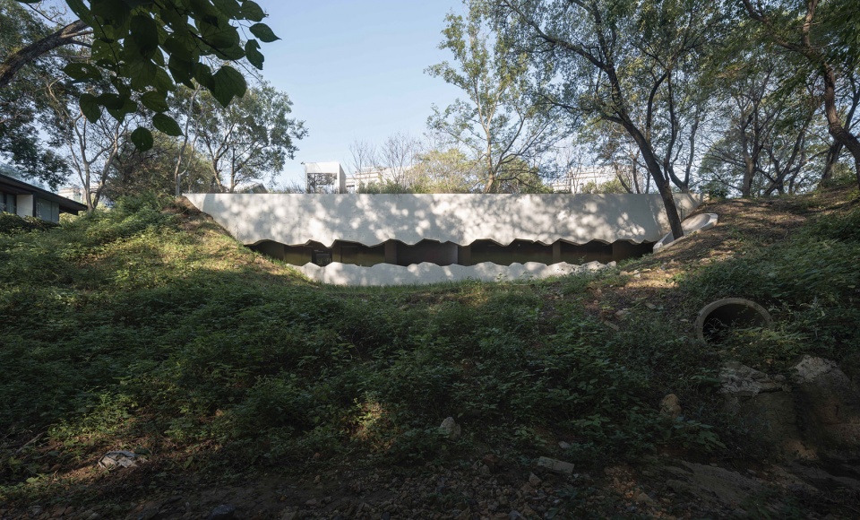 public restroom of nanjing sifang art district by wuwu atelier