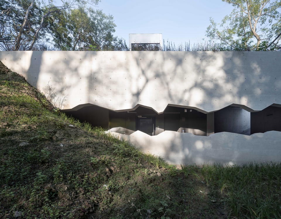 public restroom of nanjing sifang art district by wuwu atelier