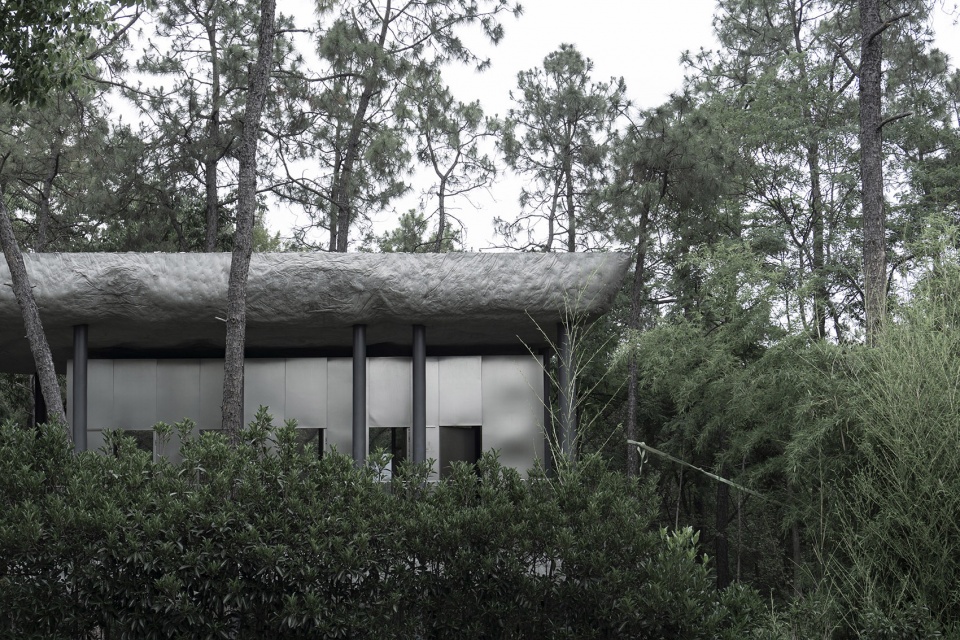 public restroom of nanjing sifang art district by wuwu atelier