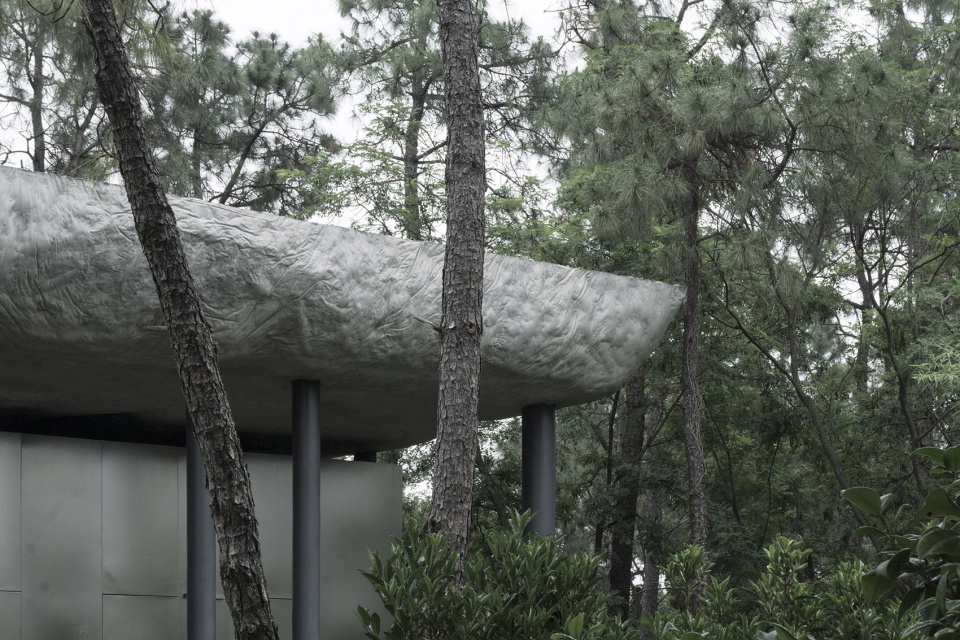public restroom of nanjing sifang art district by wuwu atelier