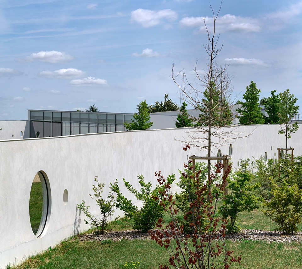 swimming pool complex in fondettes by dominique coulon associes