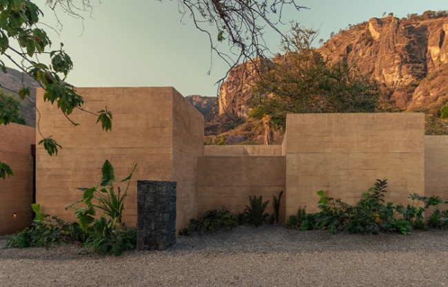 LL HOUSE by RA!