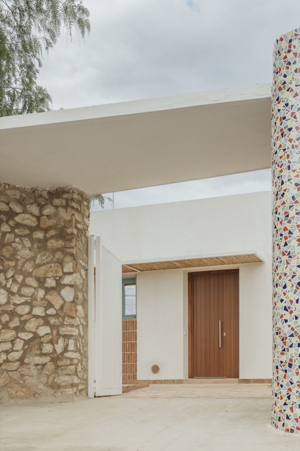 Casa de les Pinetes by MENTRESTANT Arquitectura Cooperativa