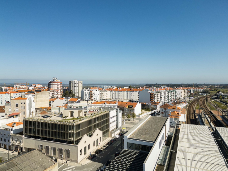 Edifício Estacao by Sonia Cruz Arquitectura