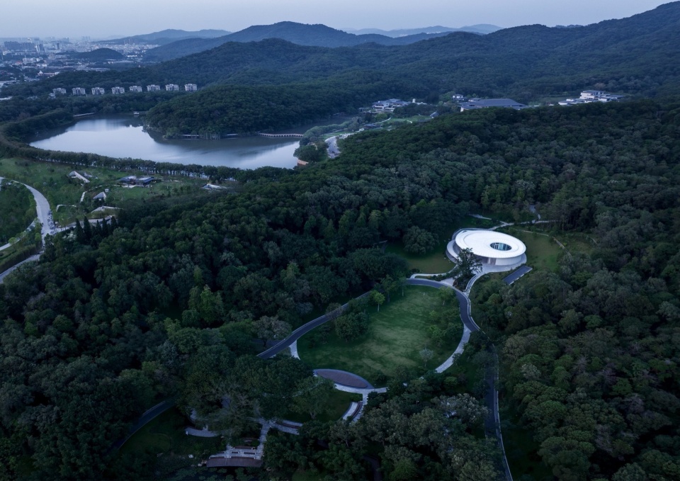 Yunxi Ex situ Conservation Demonstration Area of South China National Botanical Garden Huacheng Art Museum by ARCHITECTURAL DESIGN RESEAR...