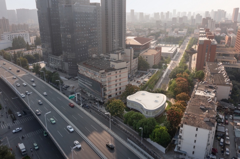 Learning Center at the Central Campus of University of Science and Technology of China by Heimat Architects