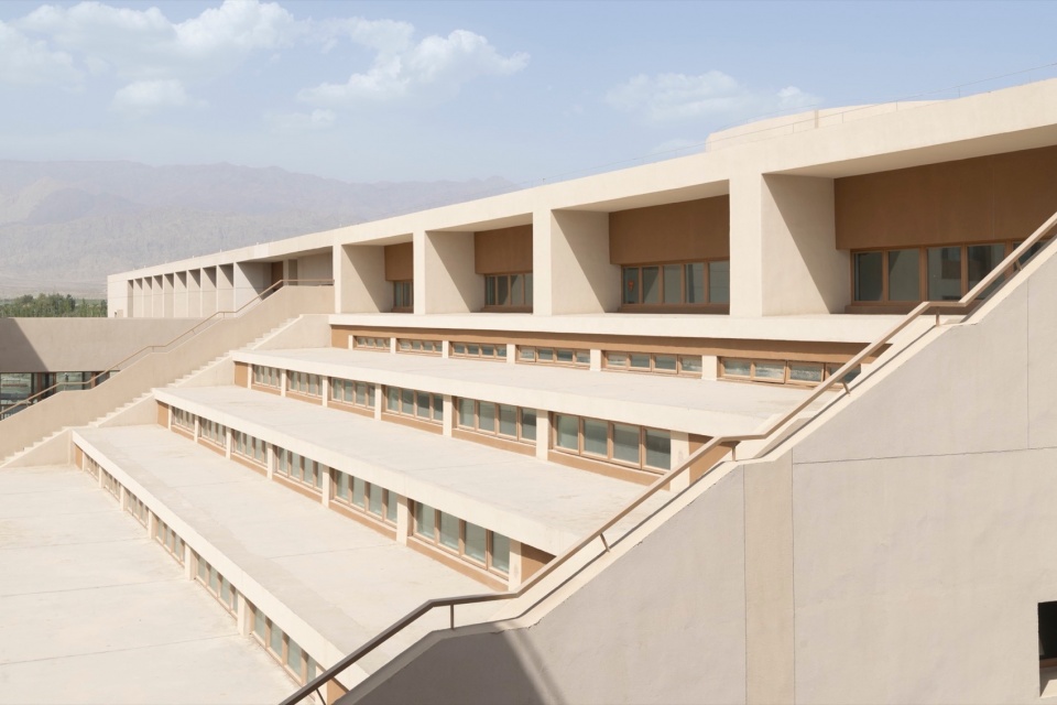 Tiemenguan Huashan High School by Jiangsu Provincial Zhongrui East China Institute of Architectural Design and Research Co Ltd Qurui Shan...