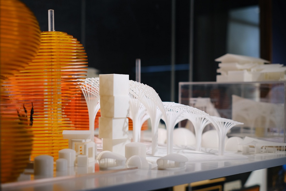 超高性能 美品 Win10 Office/第3世代 Core i7-3610QM/8GB/1TB/ブルーレイ/Webカメラ/USB3.0 LaVie LL750/H Surface 推出全新5G 版本及Windows 11 AI+ PC 设备，助力释放商业潜力