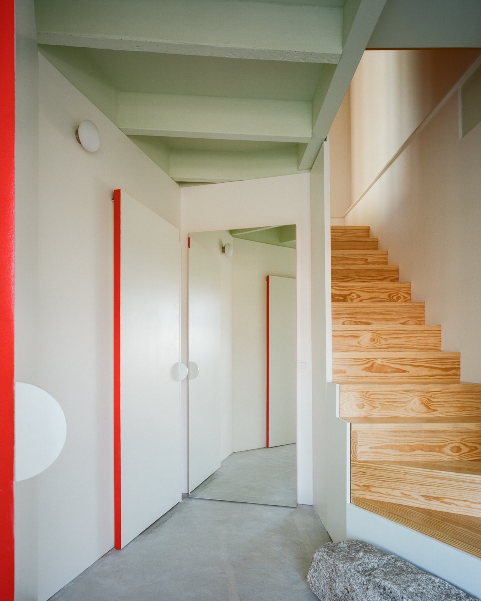 HOUSE IN VALONGO Atelier Local