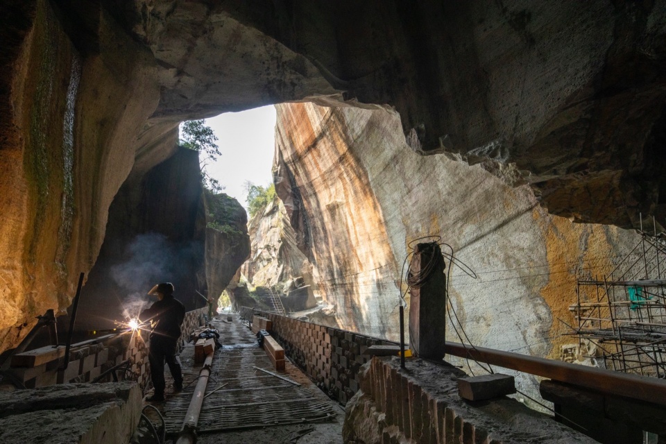 Huangyan Quarry Cultural Art Center by DnA Design and Architecture