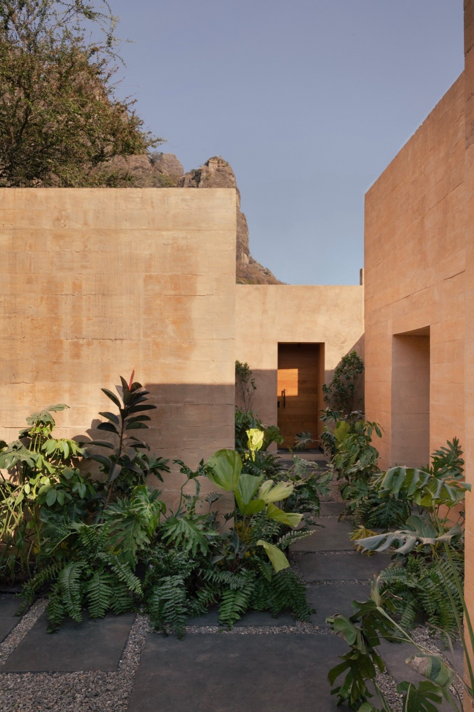 LL HOUSE by RA